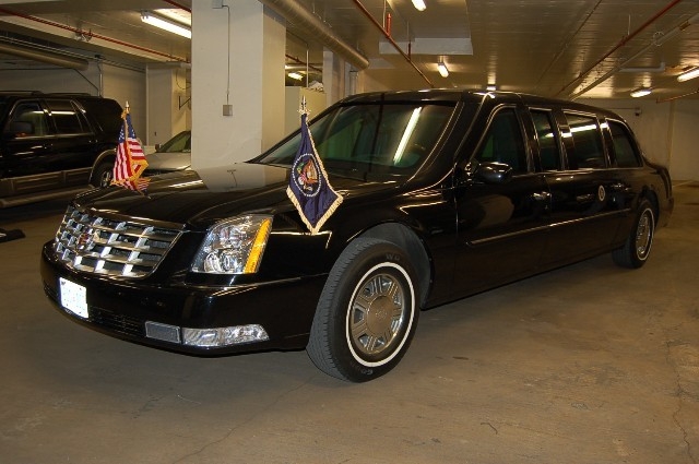 その他 2005 Cadillac DTSPresidential limousine Bush limo preview of new Cadillac model